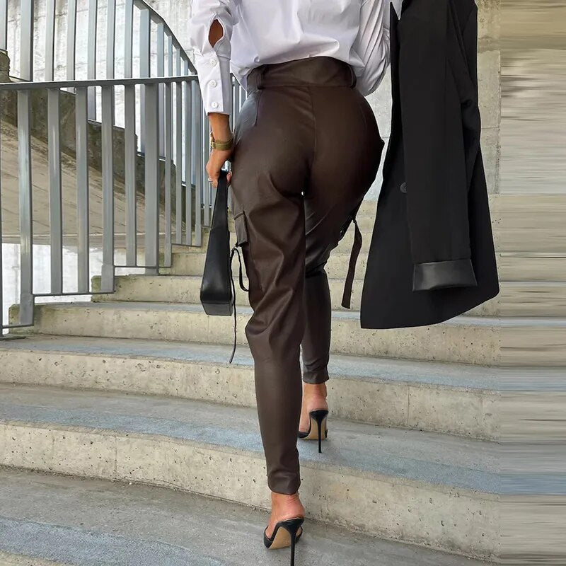 Valenzora | Moderne vegane Lederhose mit