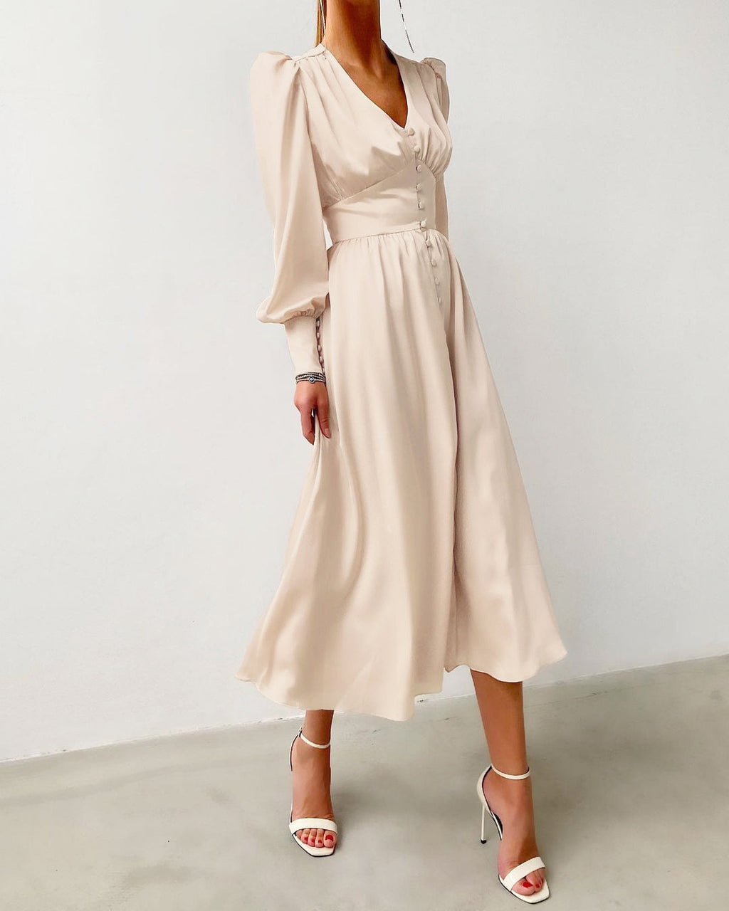 Valenzora | Elegant satin dresses