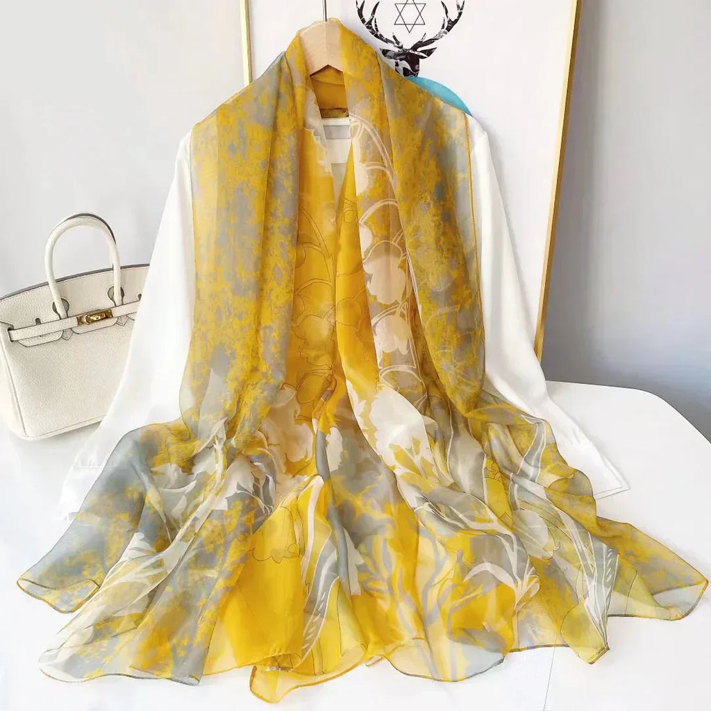 Valenzora | Silk scarf with elegant design and soft texture for cold days. Style