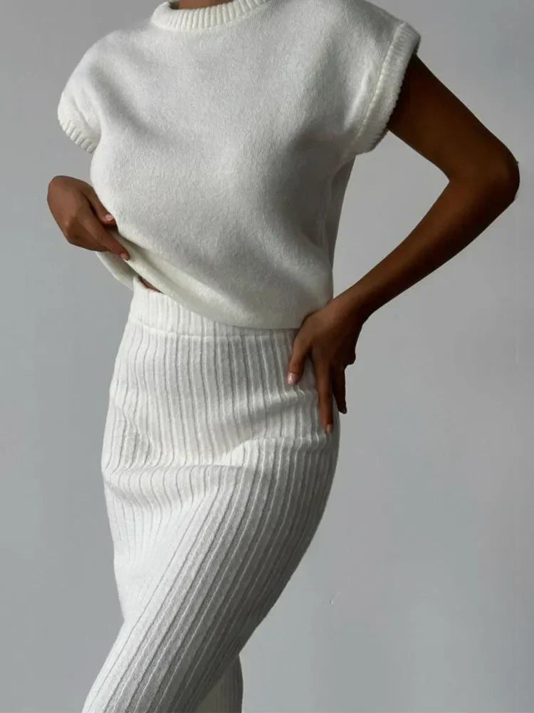 Valenzora - Women's Set - Sleeveless top and long skirt, stylish and versatile