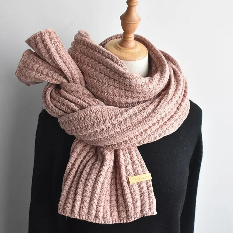 Valenzora | Cozy knitted wool scarf