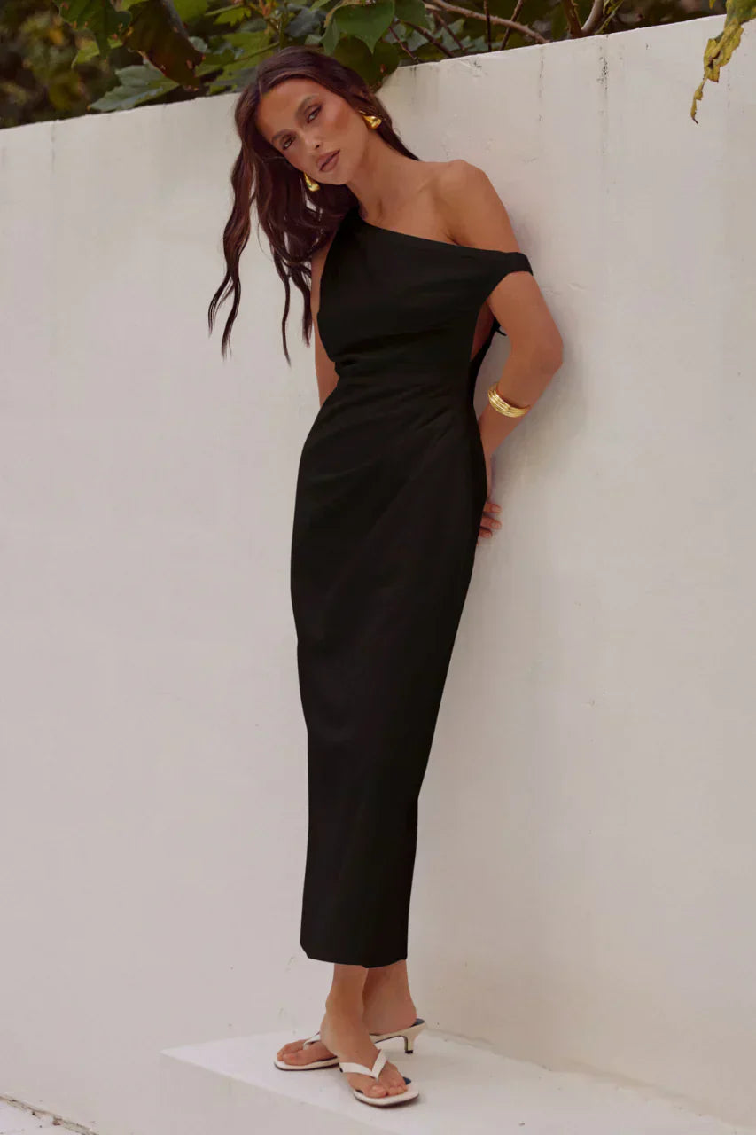 Leinenkleid mit schrägen Schultern
