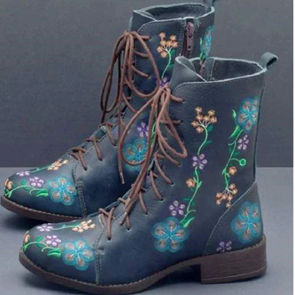 Retro-Stiefel mit Ethno-Stickerei