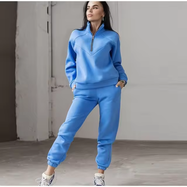 Valenzora | Comfortable tracksuit set with long sleeves and zipper