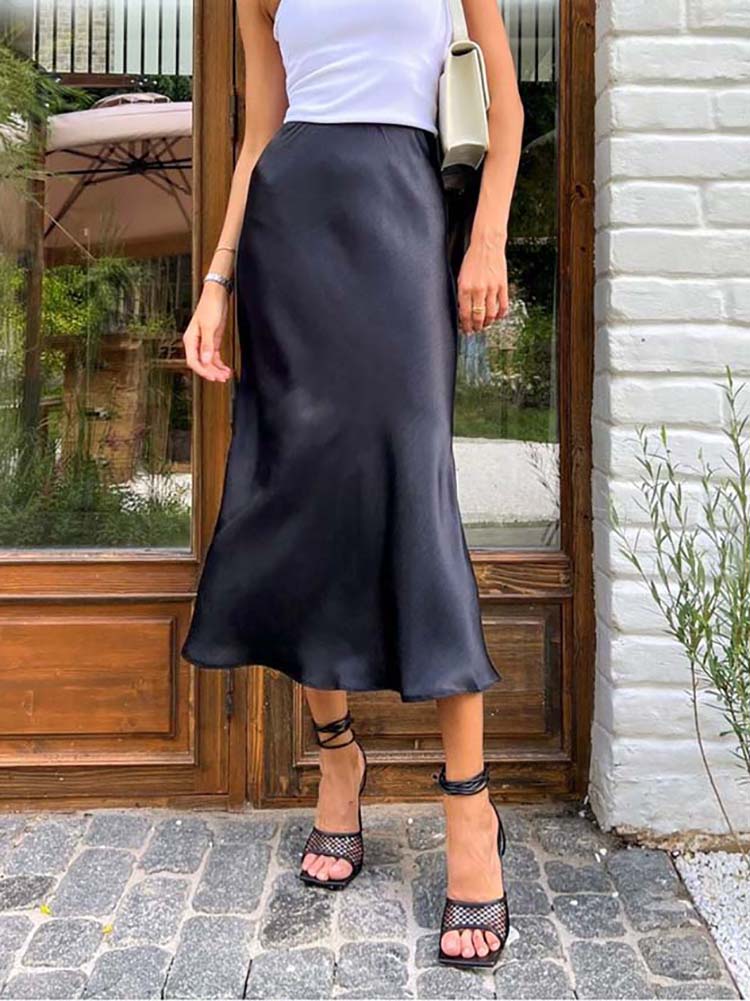 Valenzora | The elegant satin midi skirt