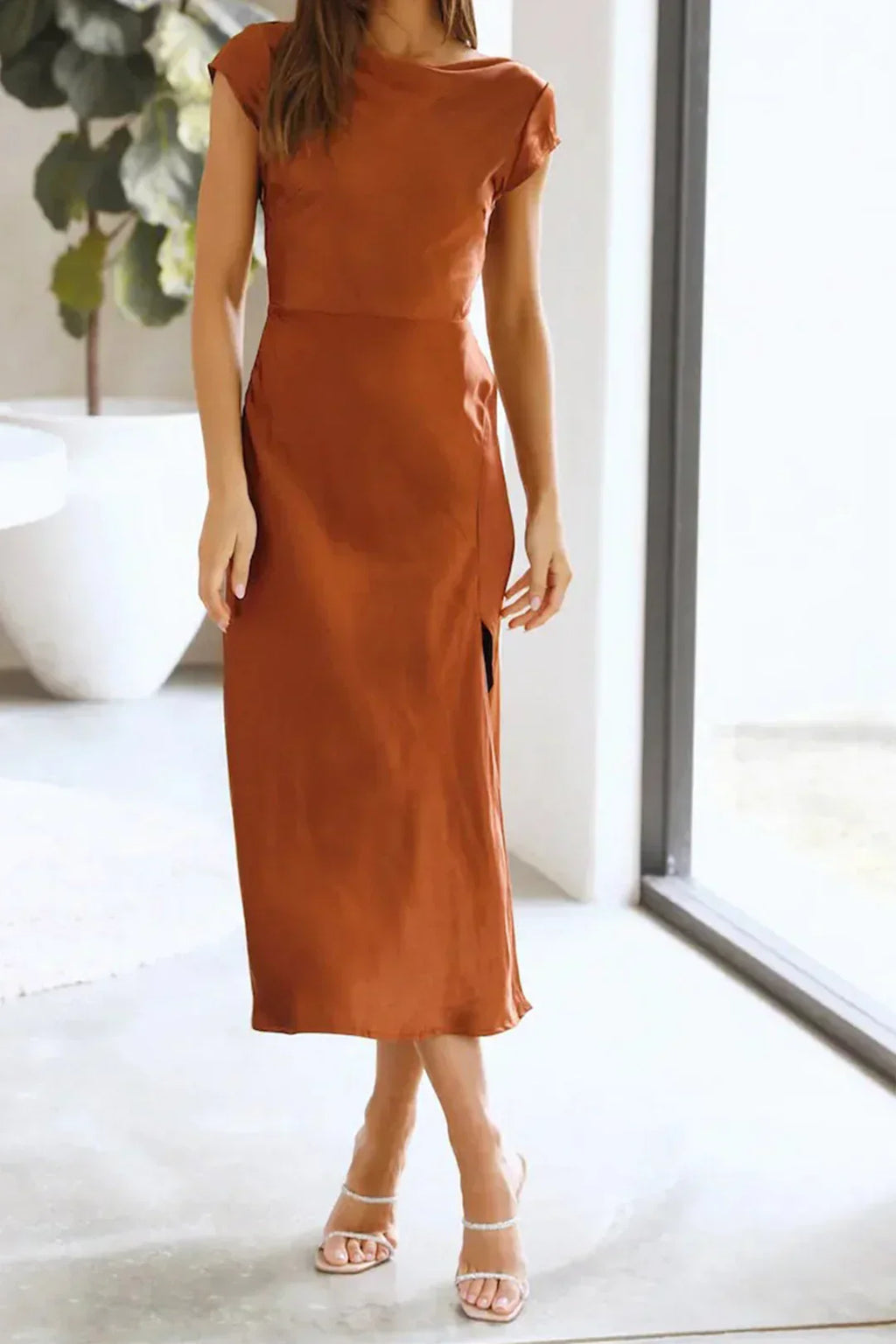 Valenzora - Elegant Slik dress
