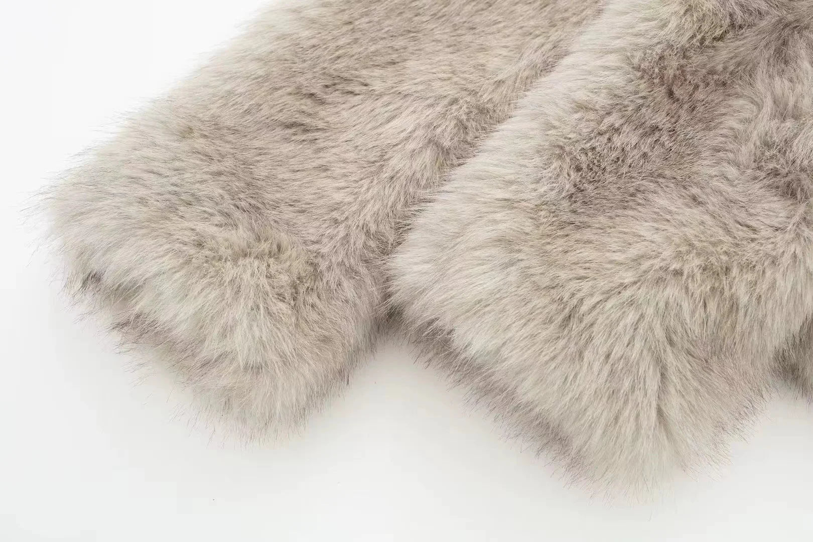 Valenzora | Warm fur jacket for women in a stylish design