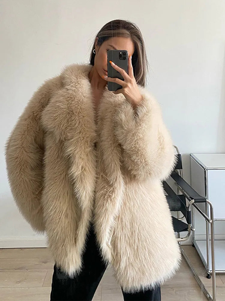 Valenzora - Slim Faux Fur Coat