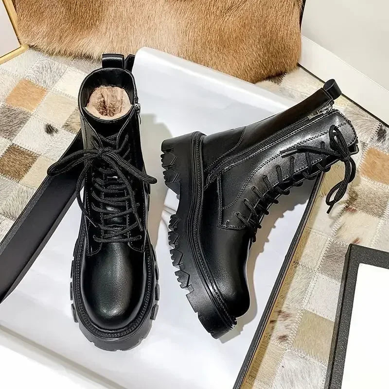 Valenzora | Waterproof lace-up boots with fur lining