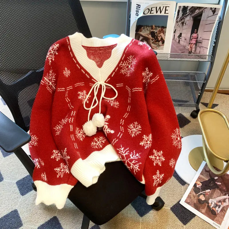 Valenzora - Ugly Christmas sweater - V-neck with long sleeves and playful details