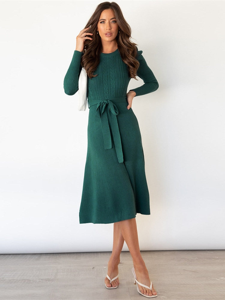 Valenzora - Knitted midi dress with round neckline