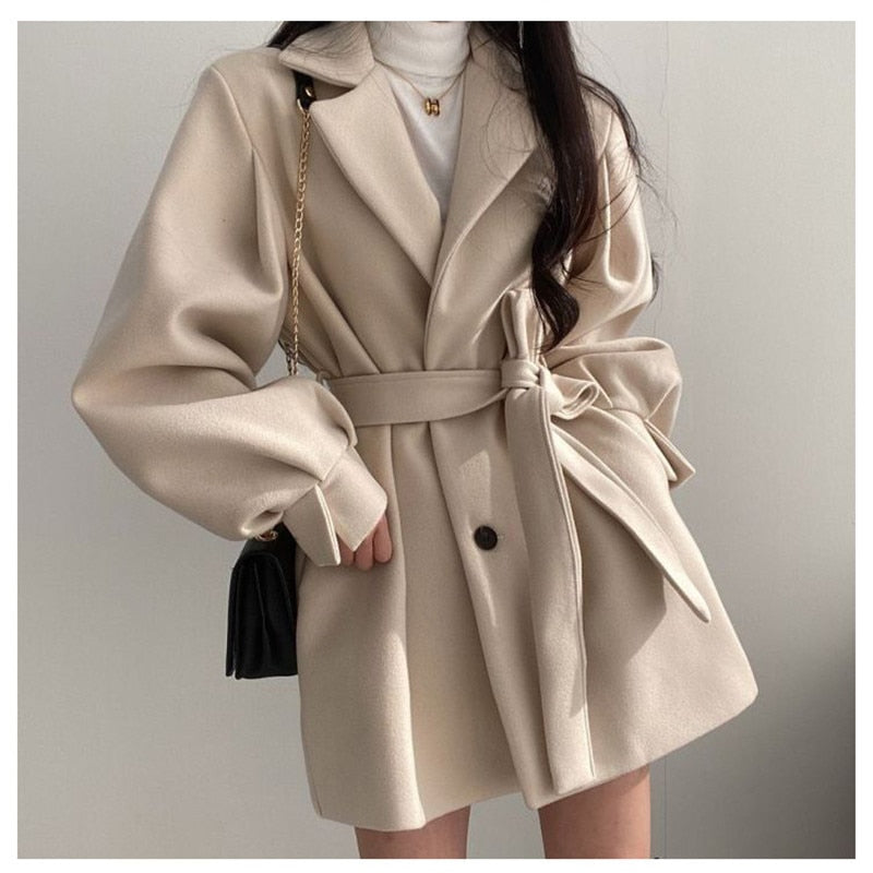 Valenzora for coats with fashionable flair
