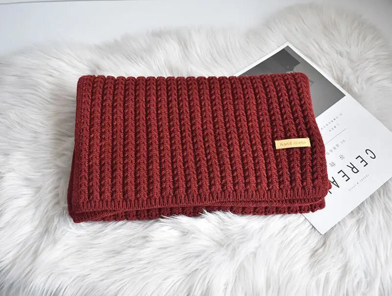 Valenzora | Cozy knitted wool scarf
