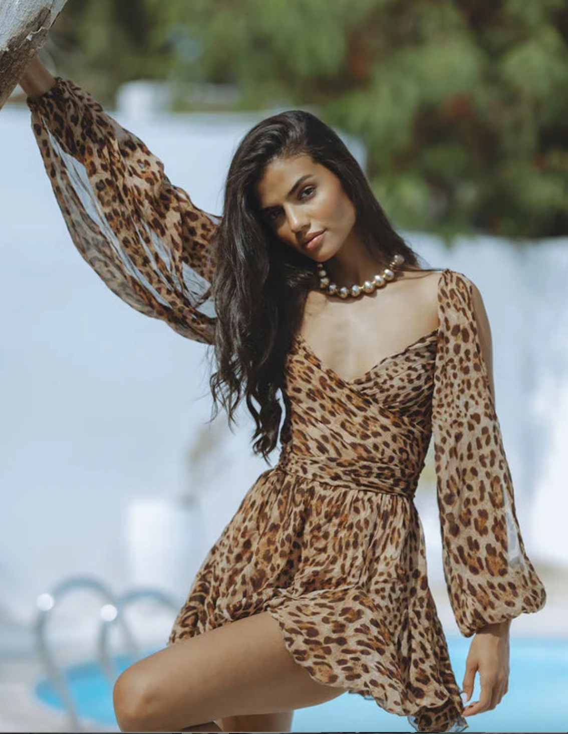 Valenzora | Dress Valenzora | with flowing sleeves and V-neck