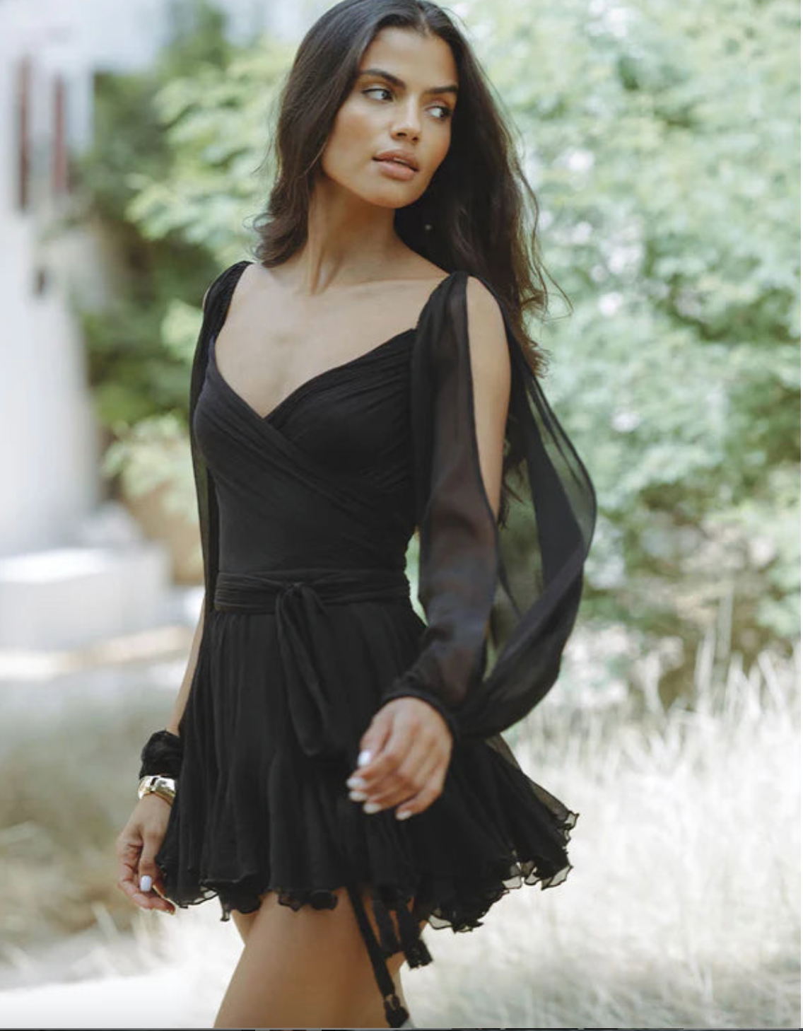 Valenzora | Dress Valenzora | with flowing sleeves and V-neck