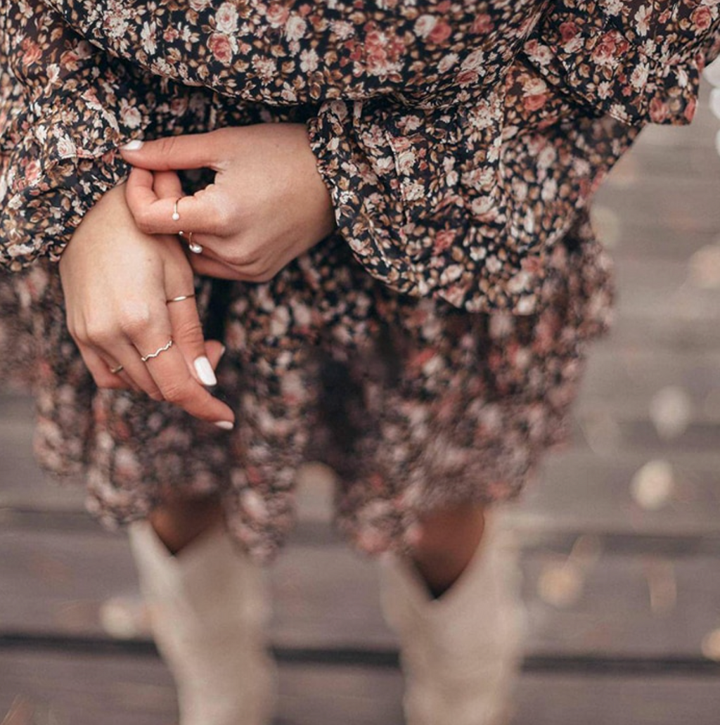 Dress - Elegant and versatile summer dress for women