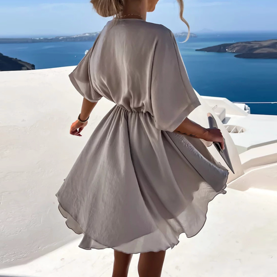 Valenzora | Graceful dress with delicate pleats