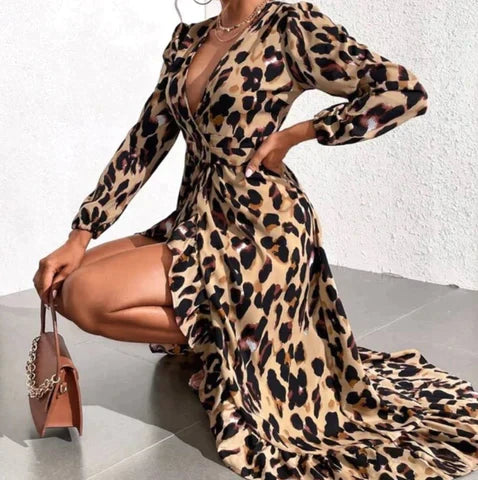 V-Ausschnitt-Kleid