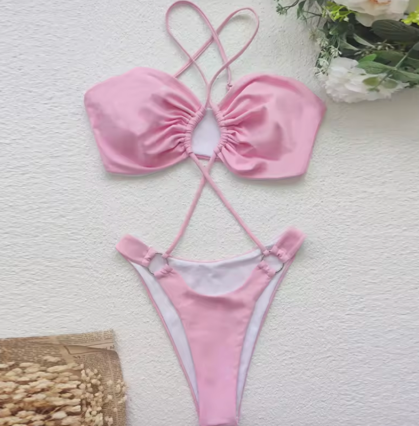 Valenzora | Bikini with cut-outs and O-ring detail