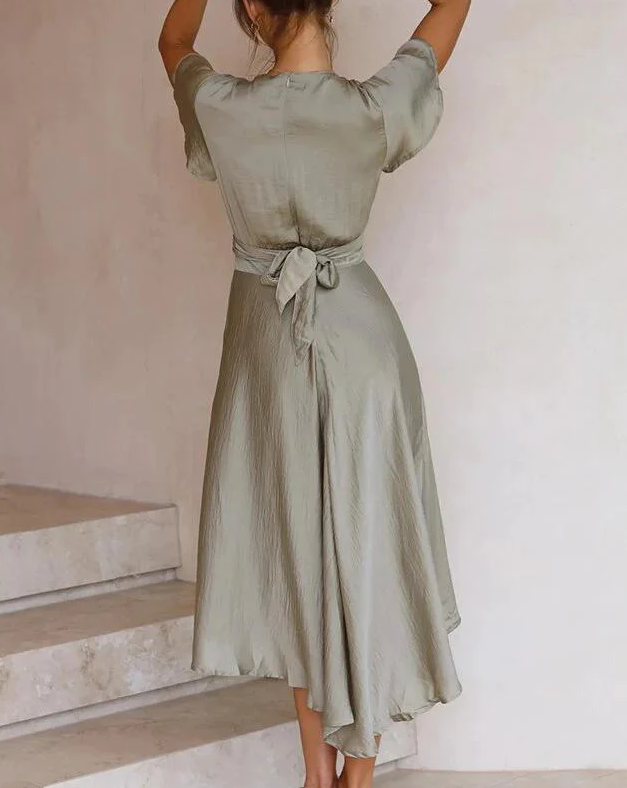 Valenzora | Elegant V-neck dress with butterfly sleeves