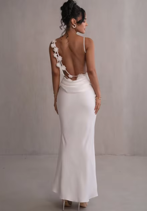 Valenzora | Fashionable floral dress with draped back