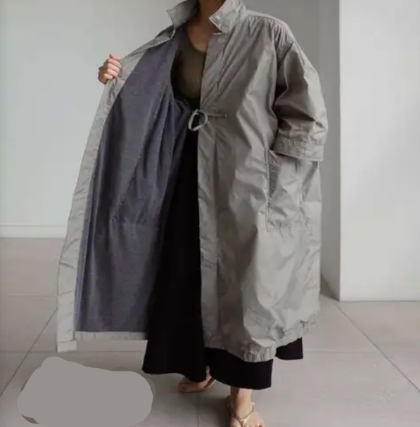 Valenzora | Edgy and windy coat