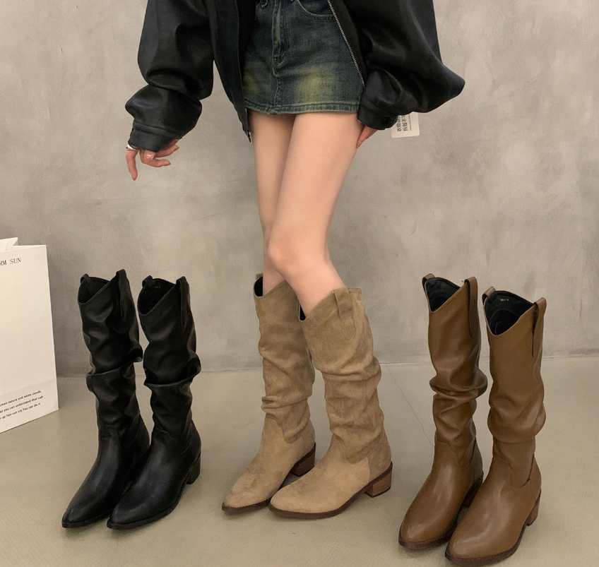 Valenzora - Vintage suede boots with ruffles