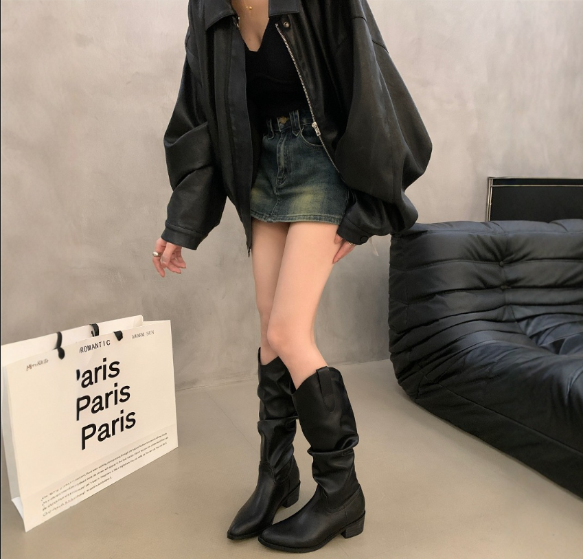Valenzora - Vintage suede boots with ruffles