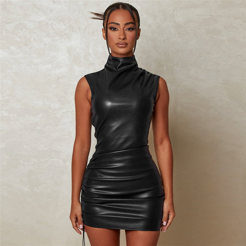 Valenzora | Ärmelloses Leder-Minikleid mit hohem Kragen