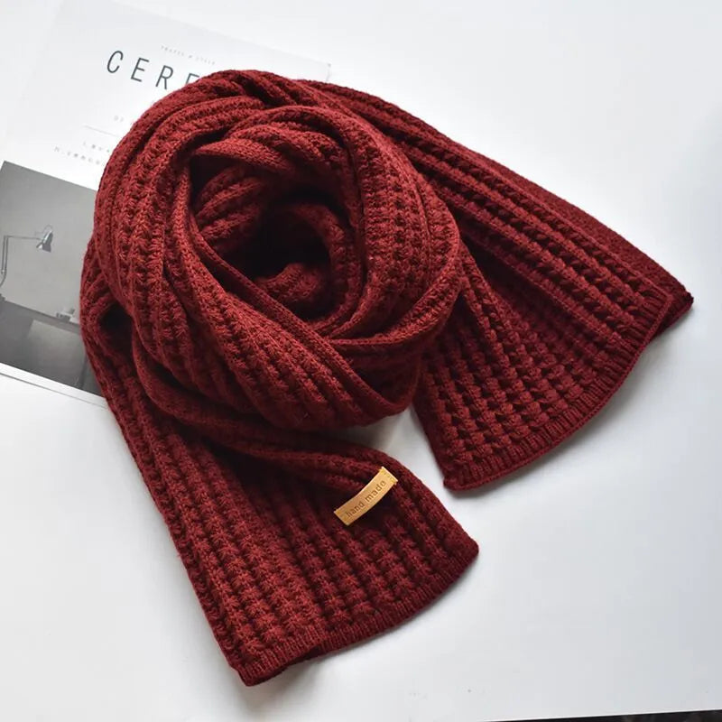 Valenzora | Cozy knitted wool scarf