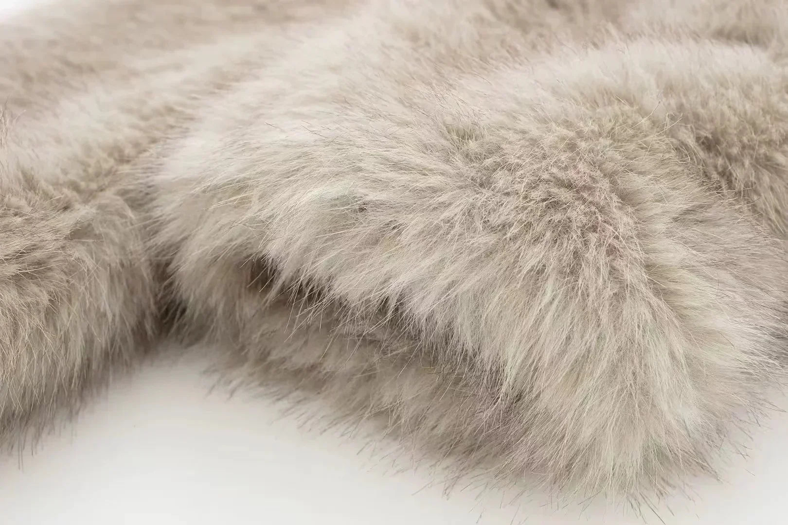 Valenzora | Warm fur jacket for women in a stylish design