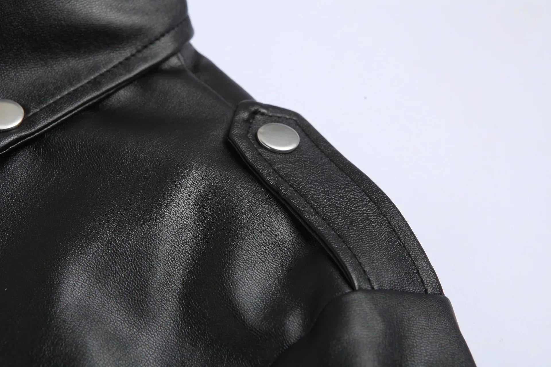 Valenzora | Elegant bomber jacket