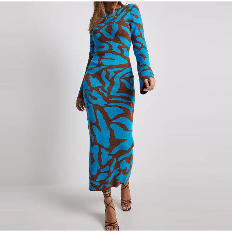 Valenzora | Stylish long knitted dress with long sleeves