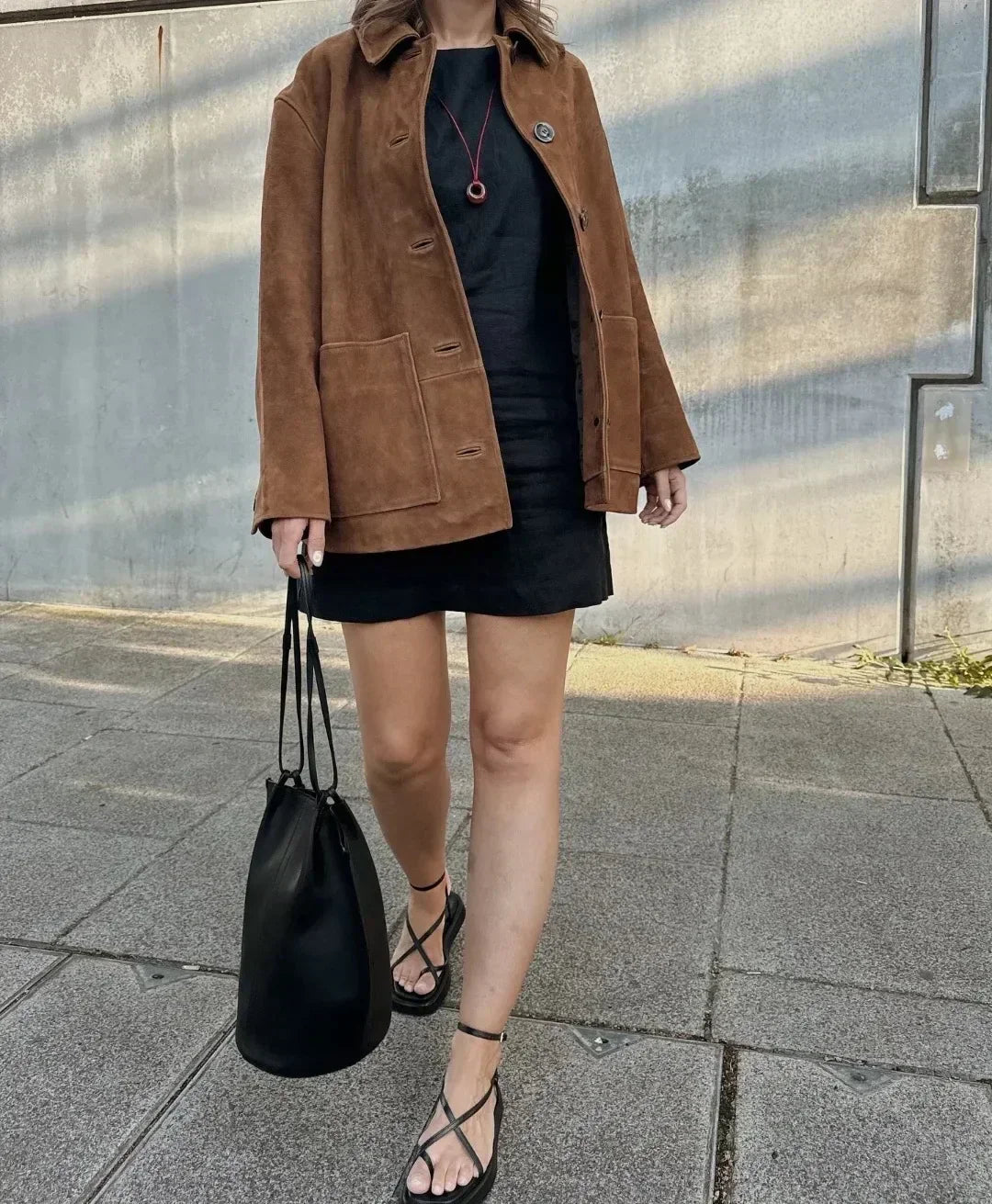 Valenzora | Große Wildlederjacke für Damen mit Knopfleiste