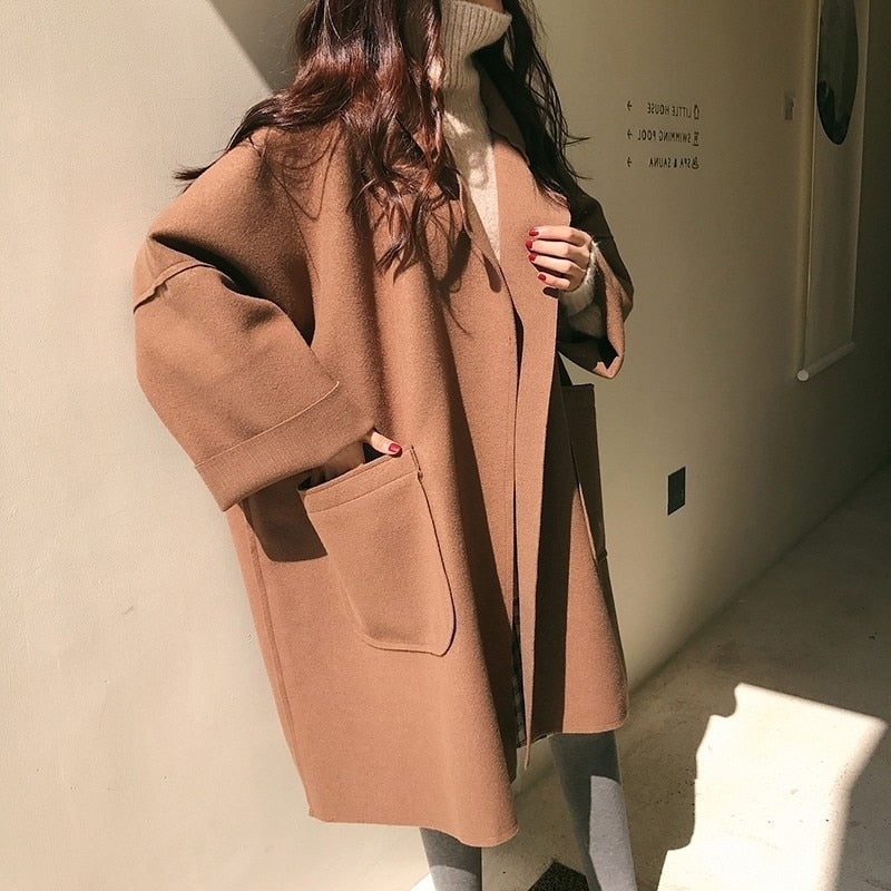 Valenzora | Elegant, loose-fitting wool trench coat for