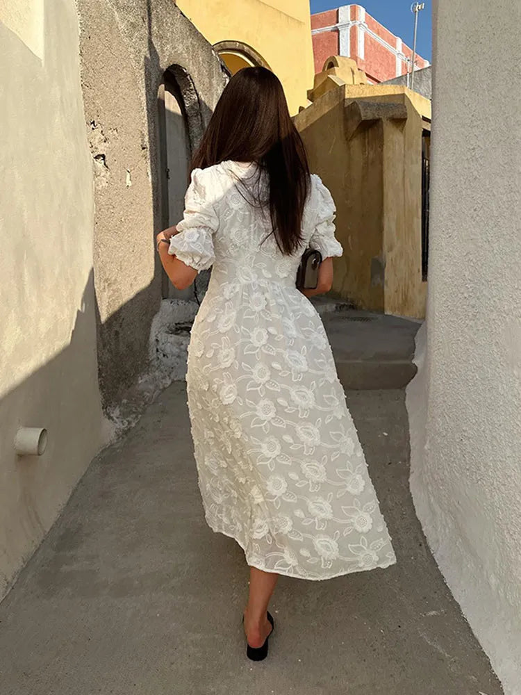 Valenzora | Midikleid mit Stickerei – Elegante Damenmode für jeden Anlass