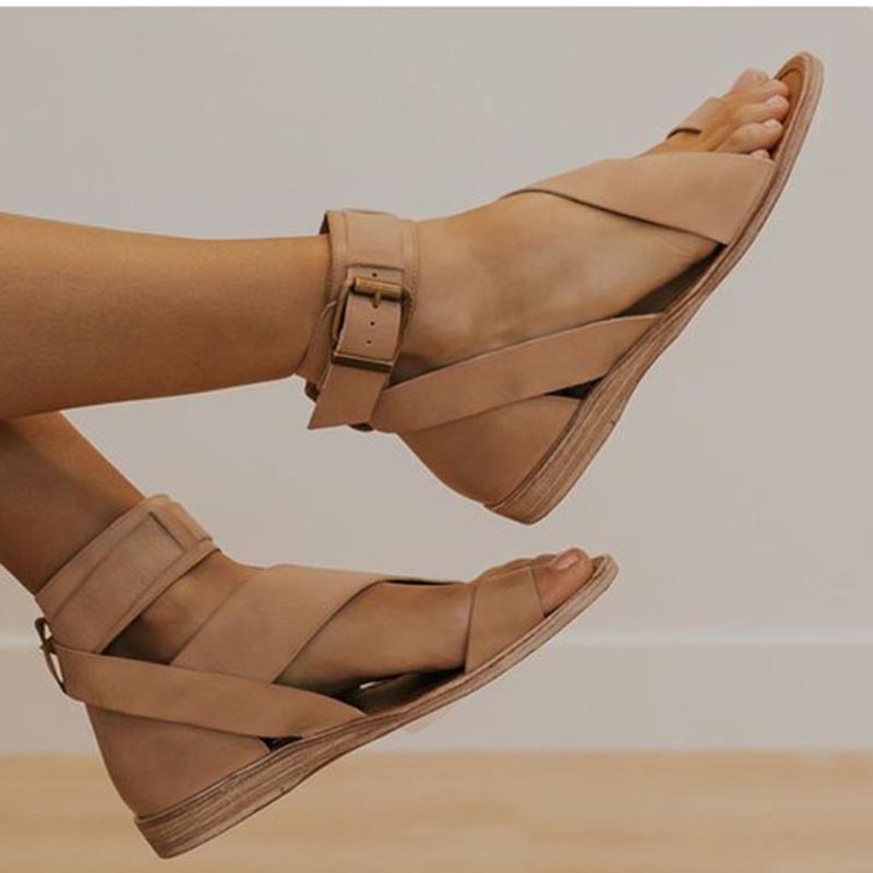 Valenzora | Sandals with cross strap and toe ring