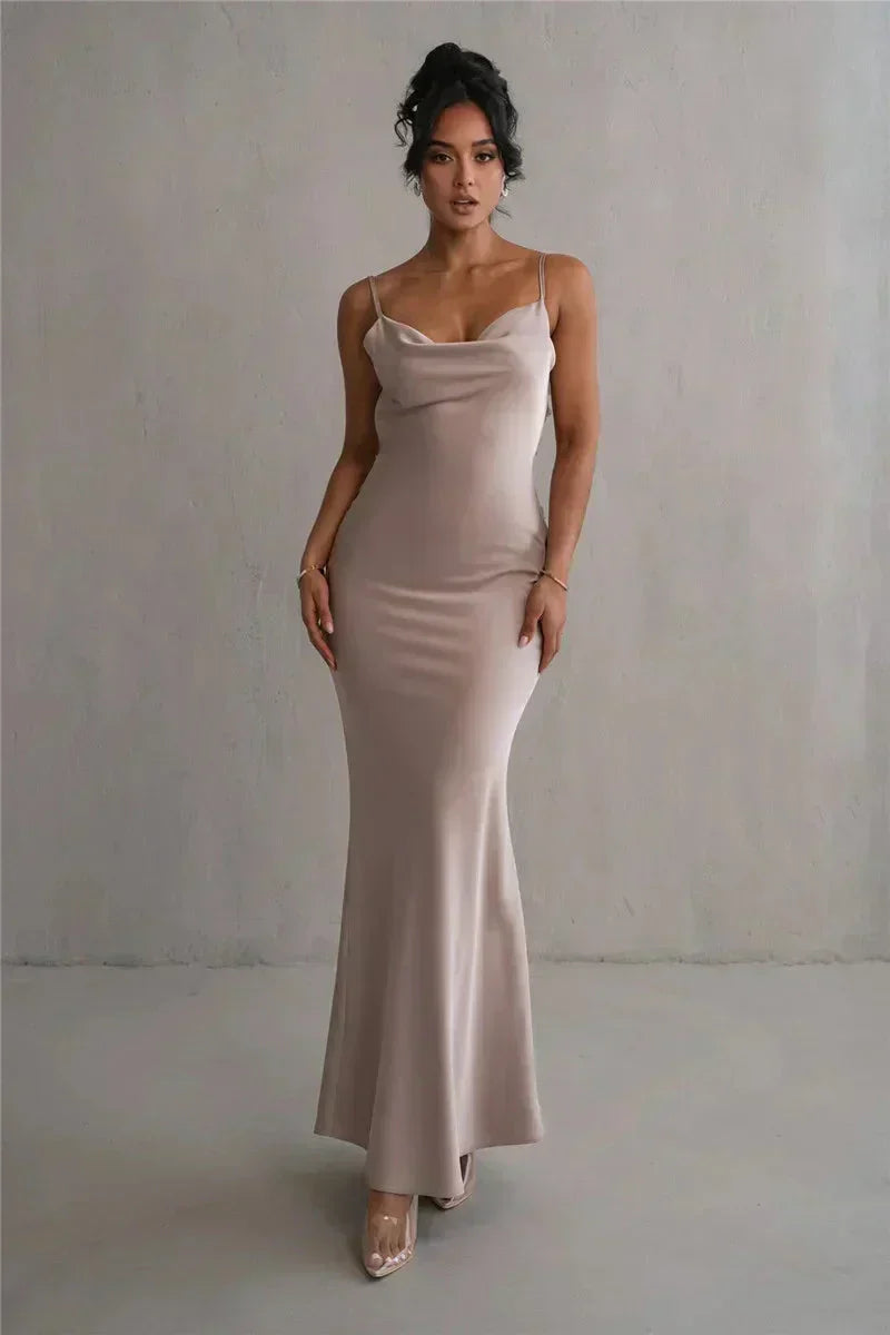 Valenzora | Satiniertes Blumenkleid im Stil