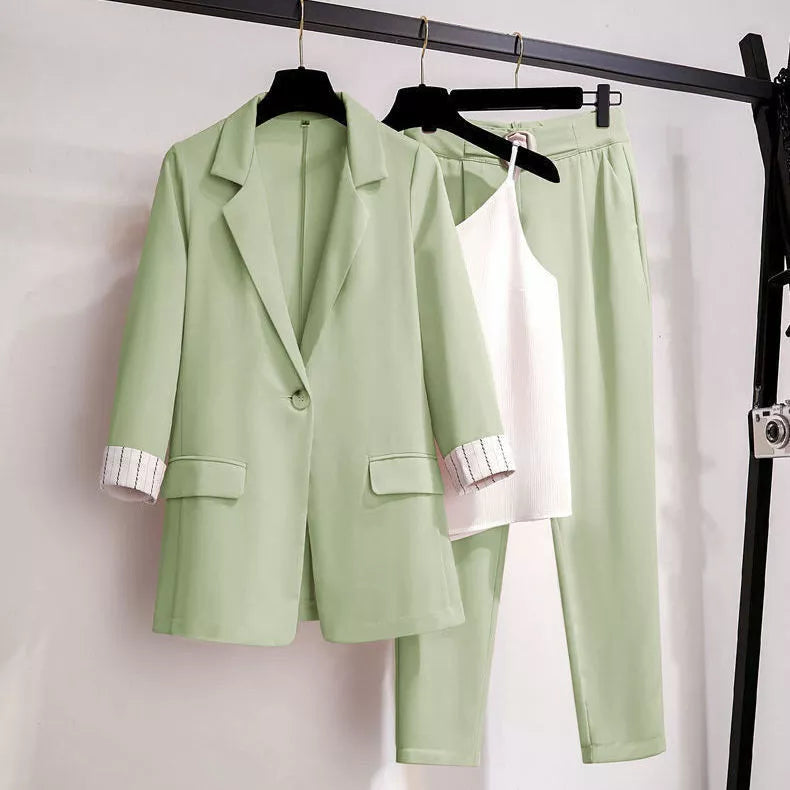 Valenzora | Elegant three-piece plus-size suit for women