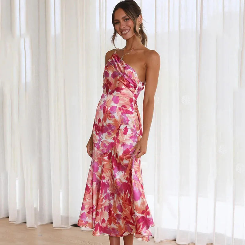 Das schulterfreie Kleid