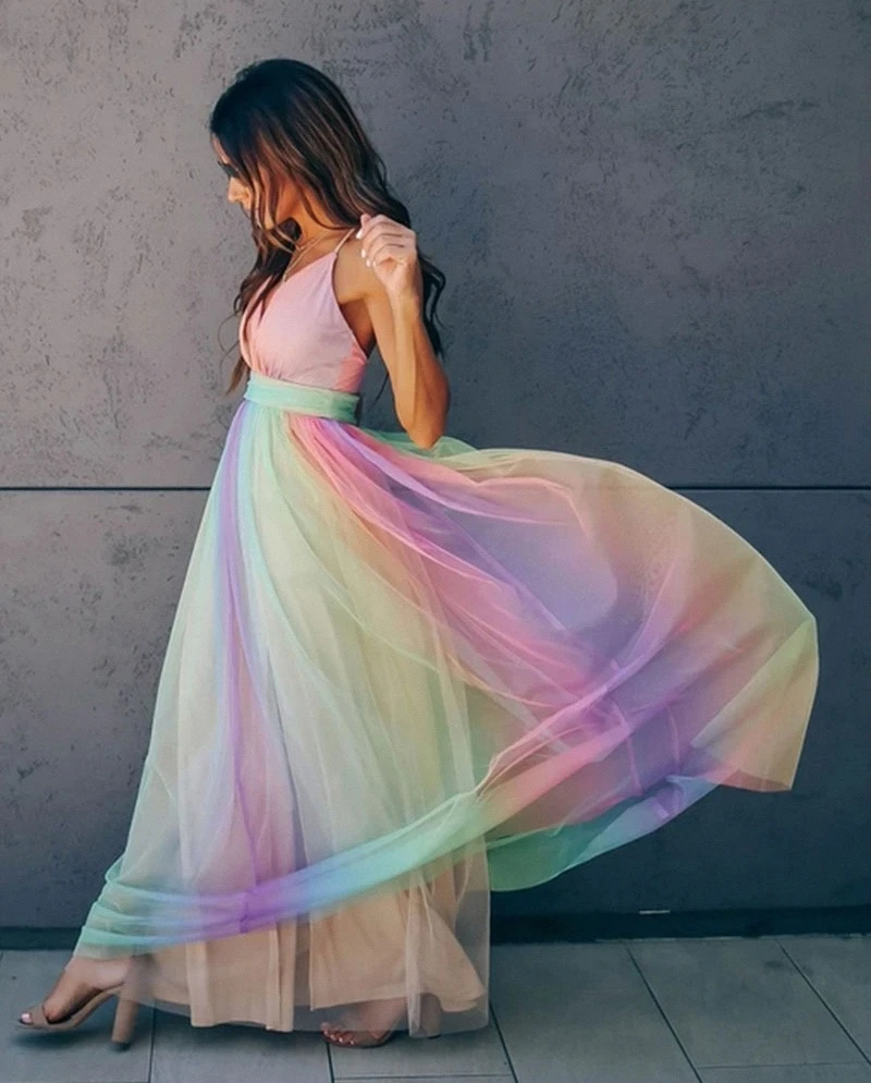 Kleid | Farbenfrohes Regenbogenkleid für einen auffallenden Stil