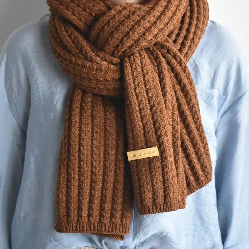 Valenzora | Cozy knitted wool scarf