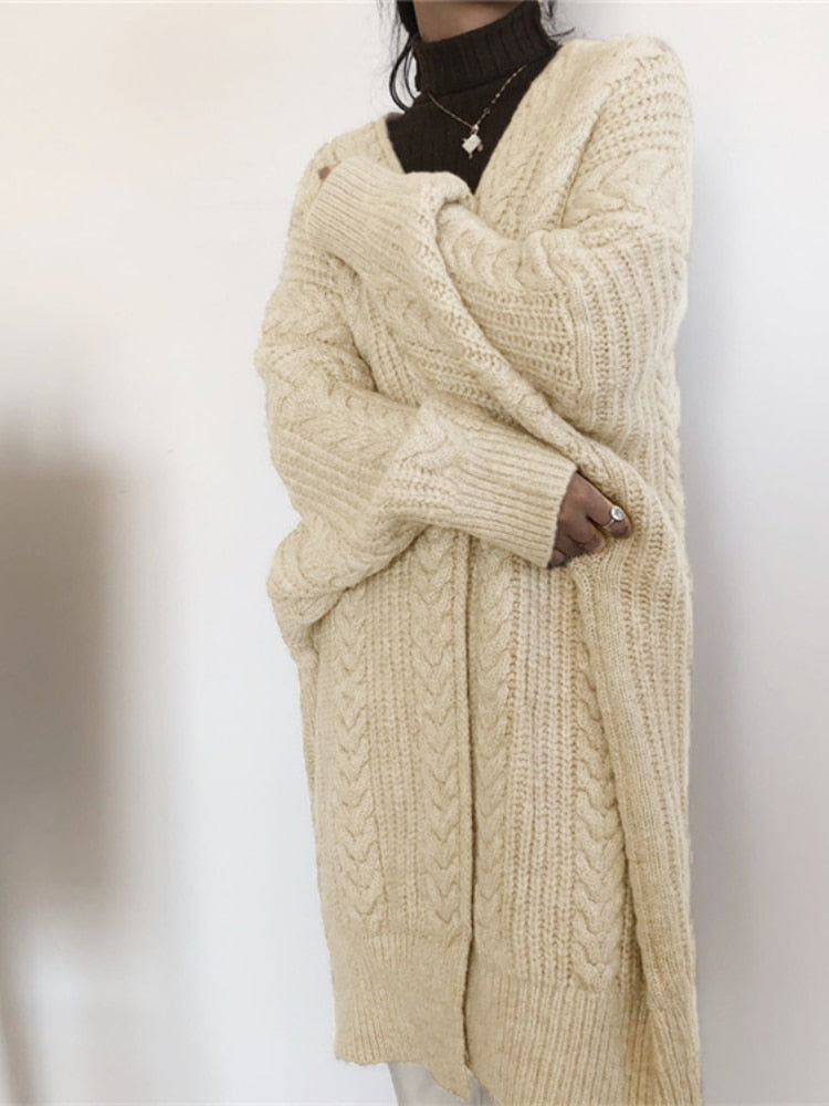 Lange Damenstrickjacke für den Herbst