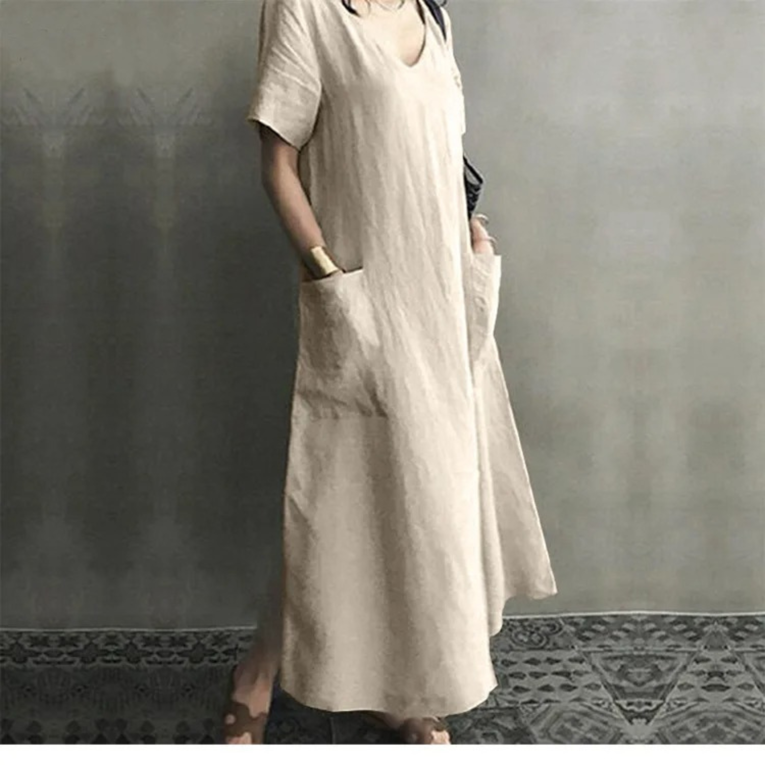 Valenzora | Slim, comfortable linen dress with V-neck