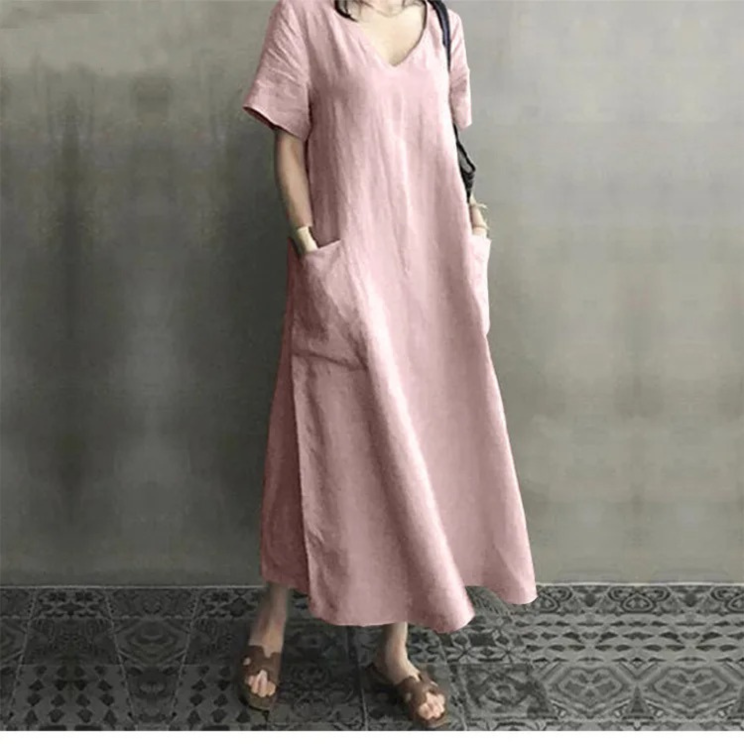 Valenzora | Slim, comfortable linen dress with V-neck