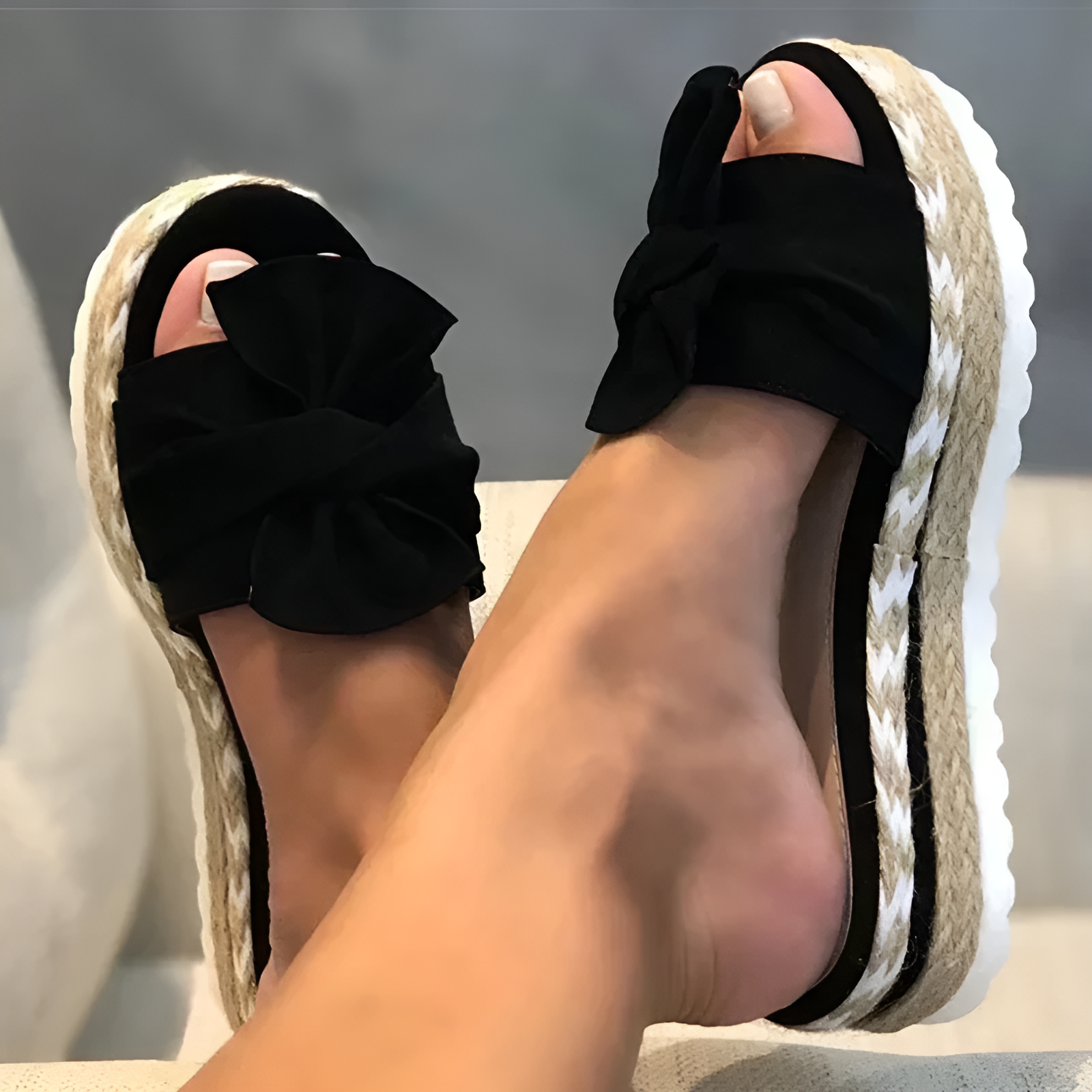 Valenzora | Wedge sandals with bow detail