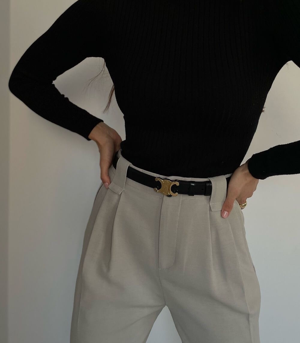 Valenzora - Elegant women's belt with gold buckle