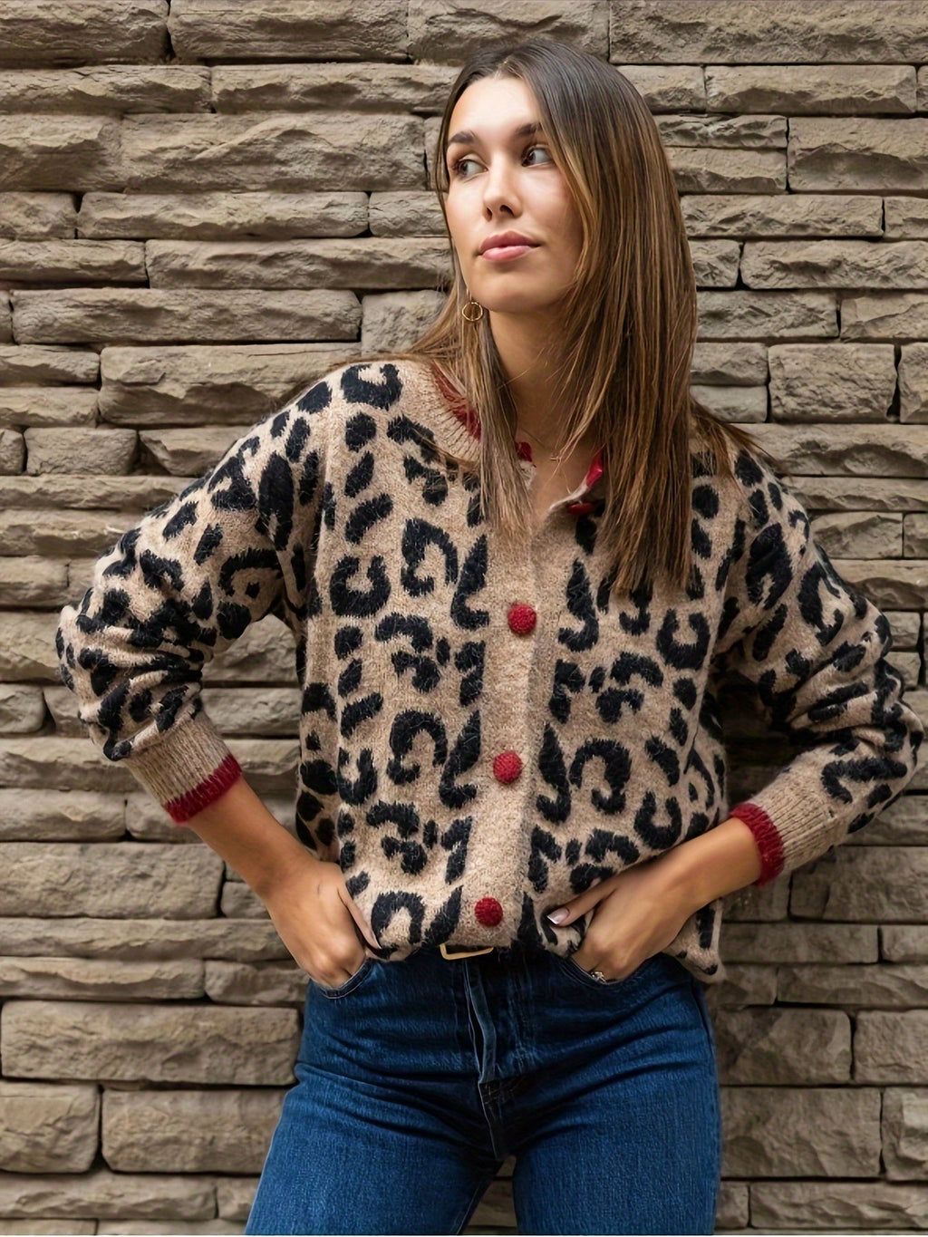 Valenzora | Stylish leopard print cardigan with button closure