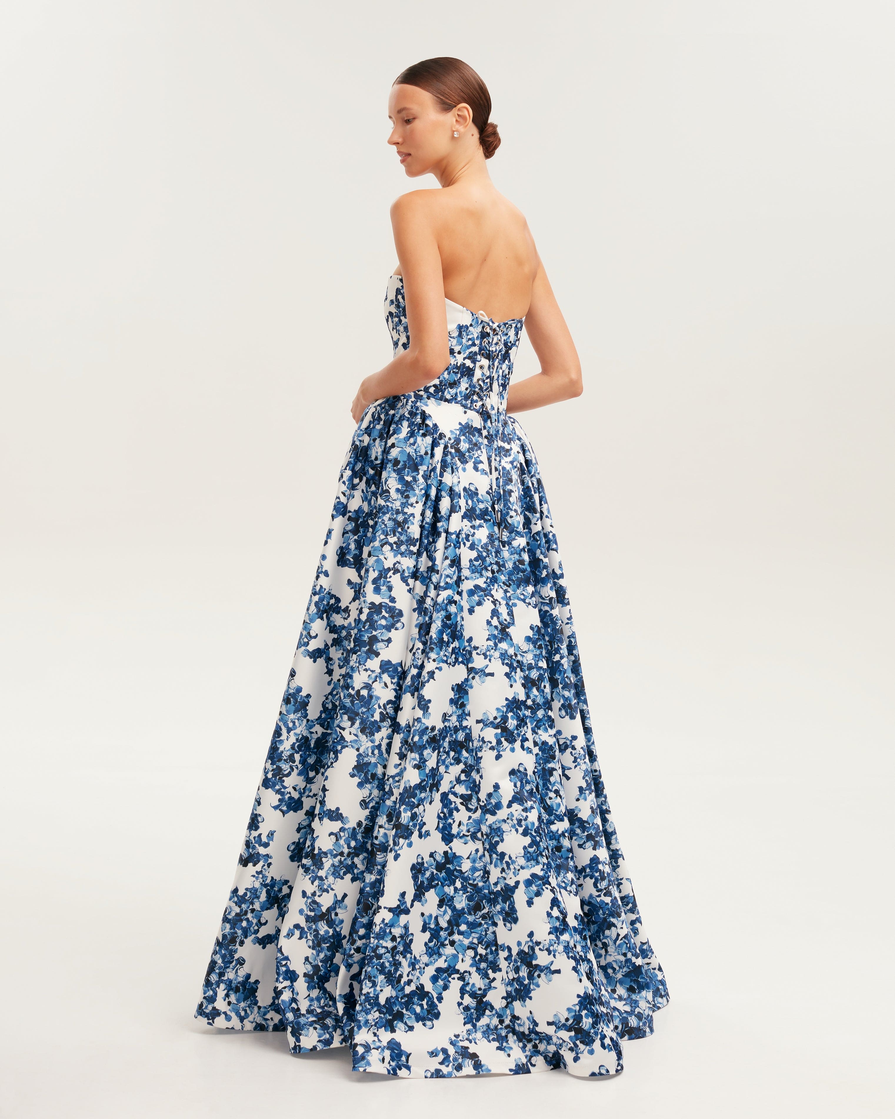 Valenzora | Porcelain Flower Dress