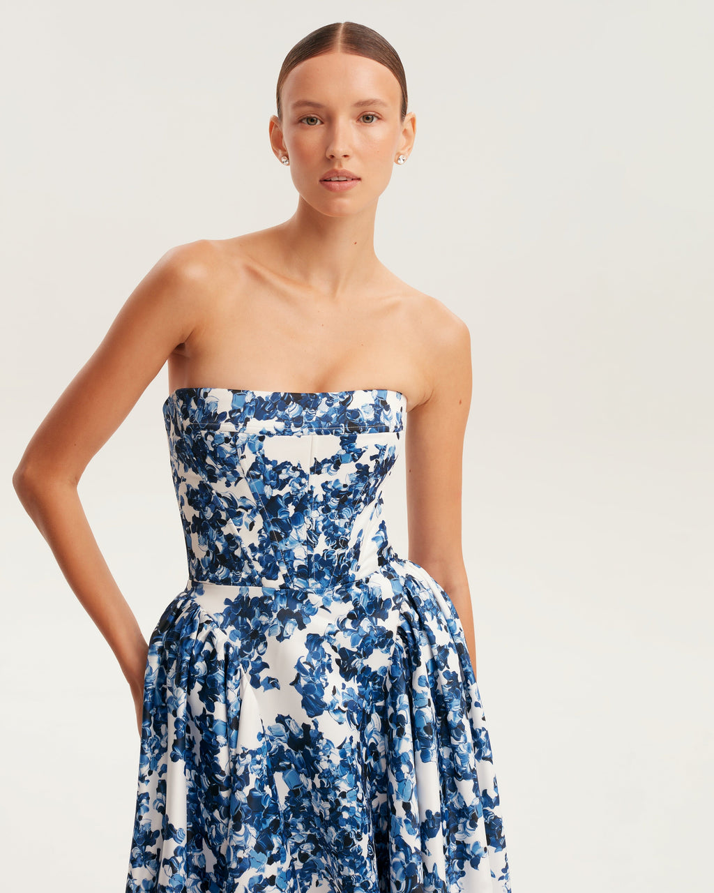 Valenzora | Porcelain Flower Dress